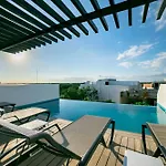 Comfortable, Spacious Penthouse - 2 Bedrooms - 7 People