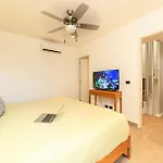 Comfortable, Spacious Penthouse - 2 Bedrooms - 7 People