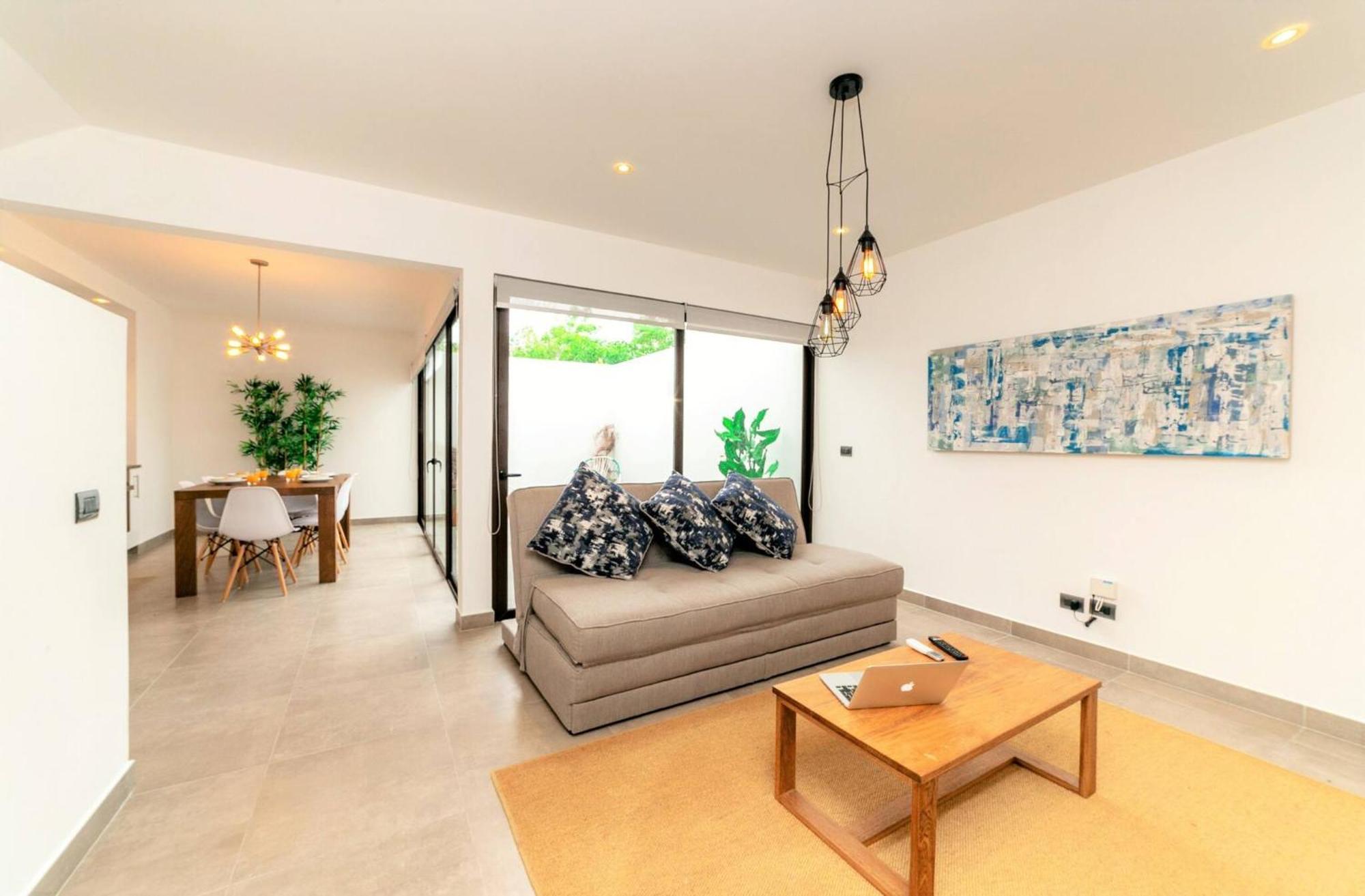 Comfortable, Spacious Penthouse - 2 Bedrooms - 7 People